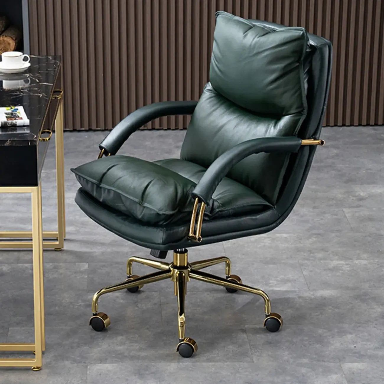 Chaise de bureau ergonomique à roulettes en cuir véritable marron