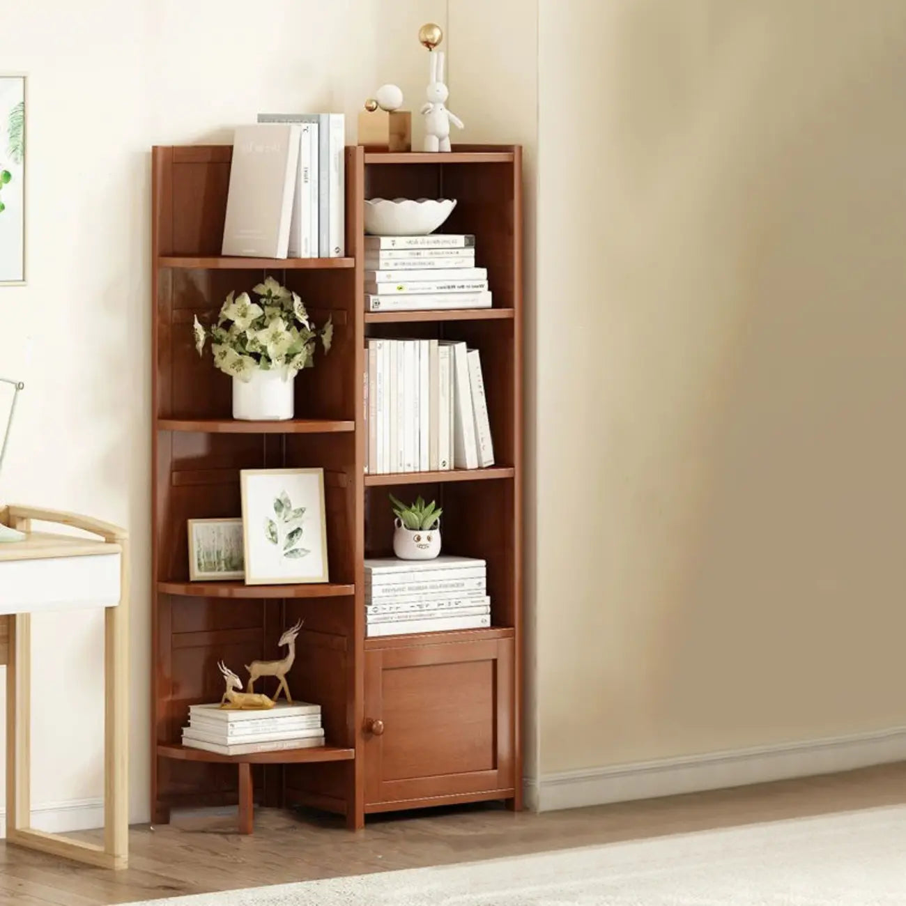Armoire de rangement d'angle géométrique à plusieurs niveaux en bois brun