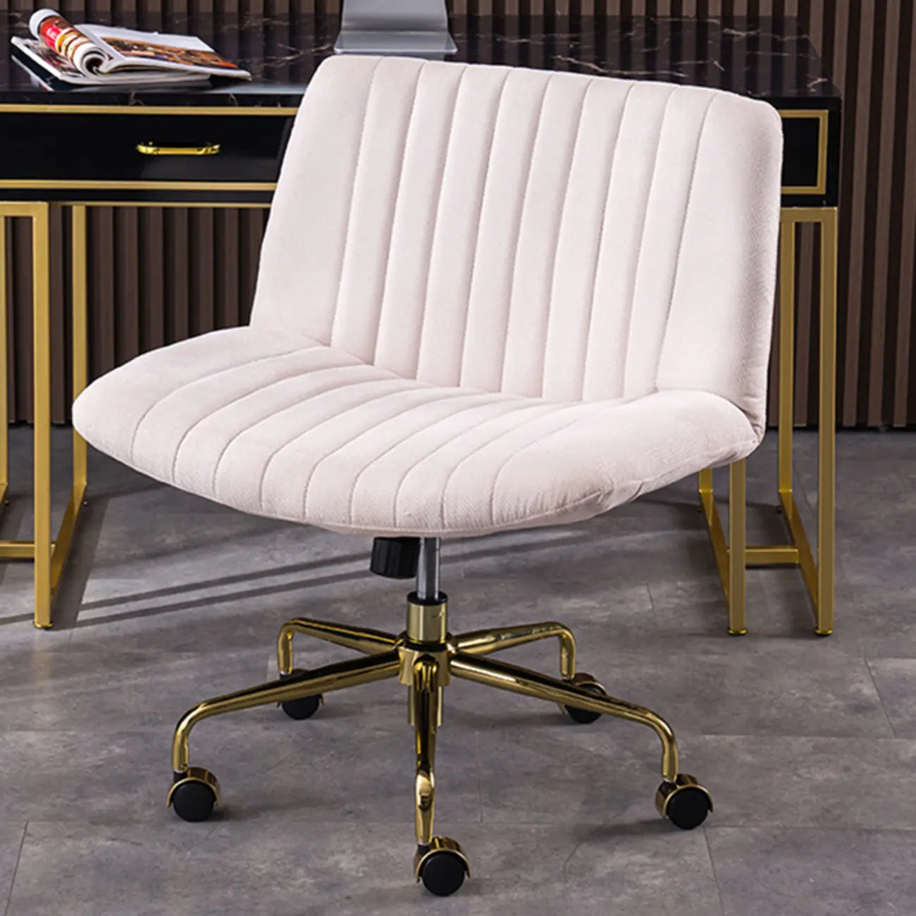 Fauteuil de bureau pivotant élégant, revêtu de lin gris
