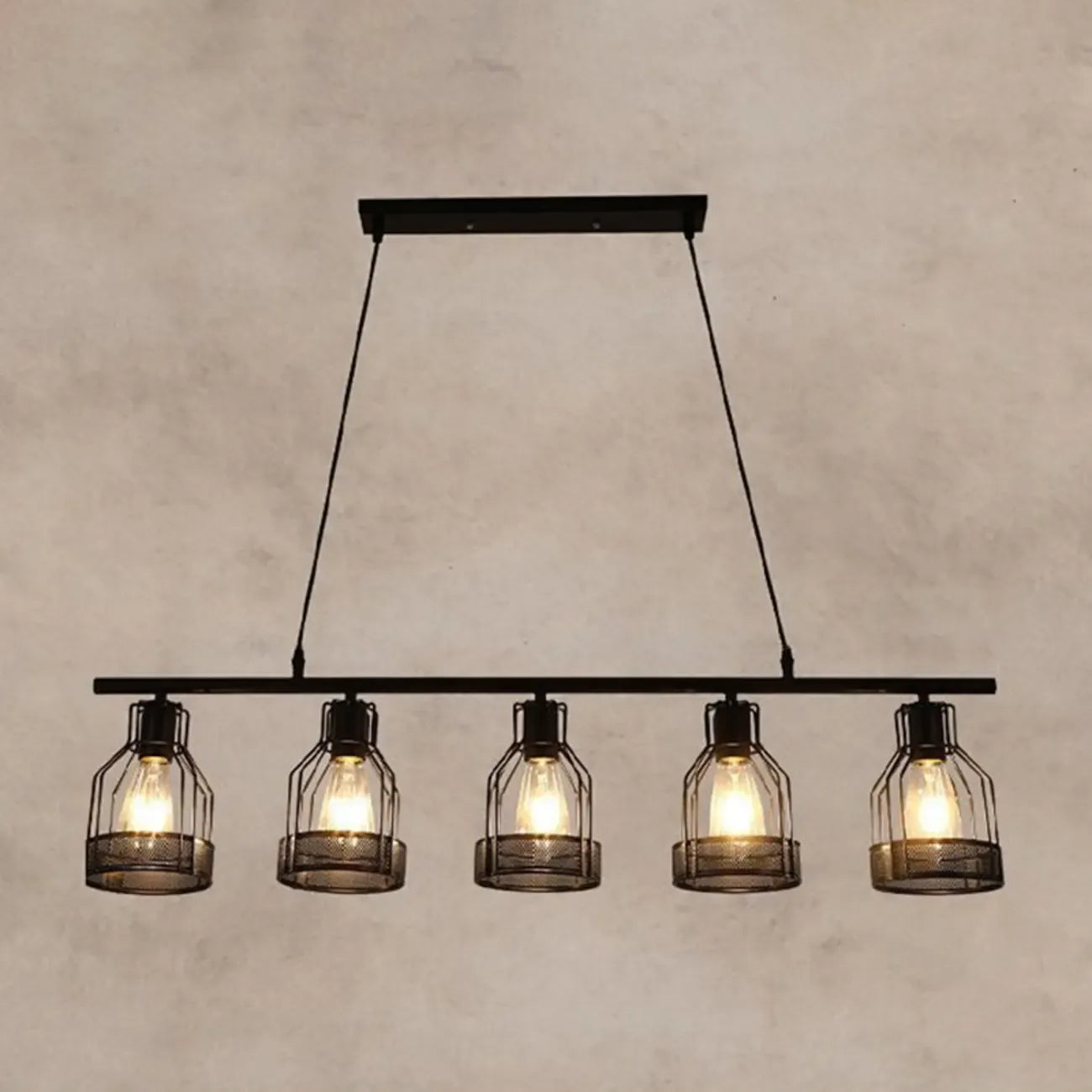 Suspension industrielle à 4 lumières en métal noir en forme de bouteille
