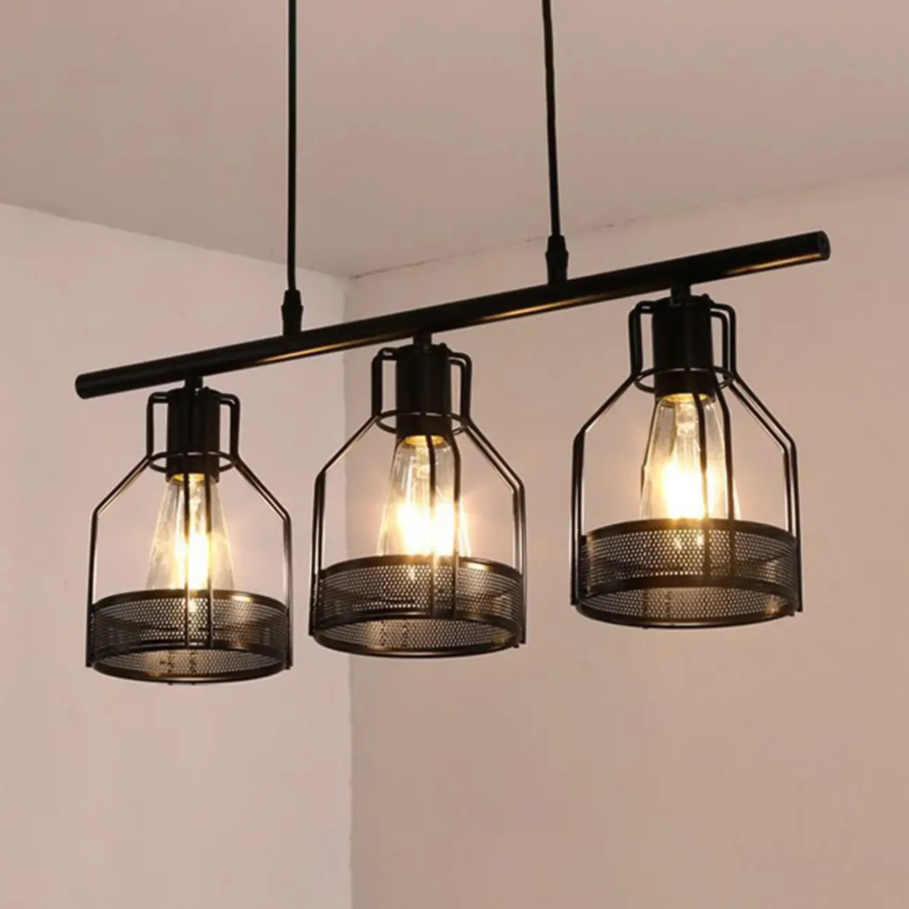 Suspension industrielle à 4 lumières en métal noir en forme de bouteille