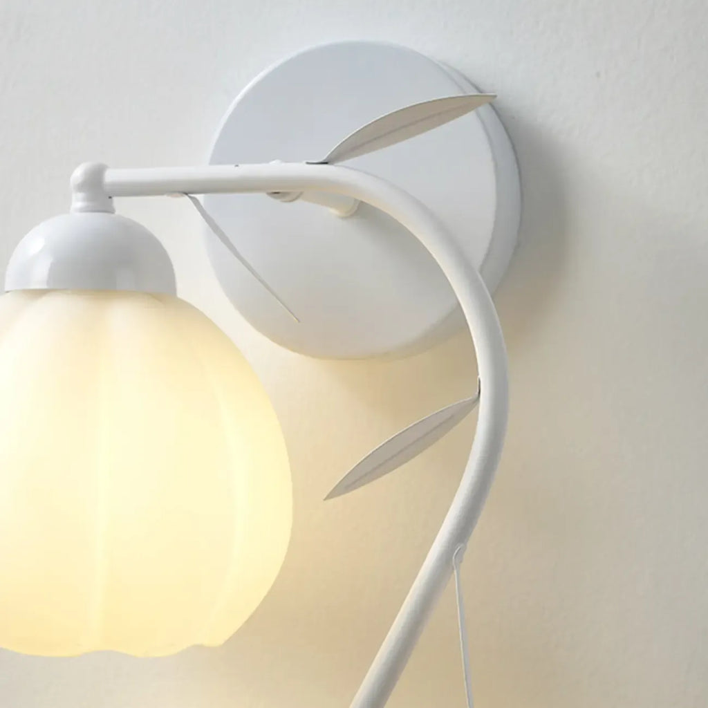 Applique murale moderne à motif floral avec abat-jour en verre blanc, 1/2 ampoule