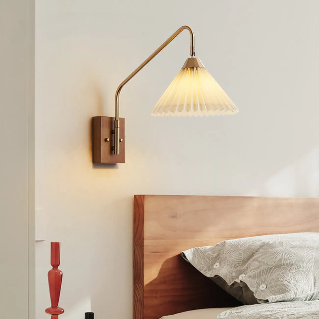Lampada da Parete da Soggiorno Moderna con Paralume in Tessuto Plissettato