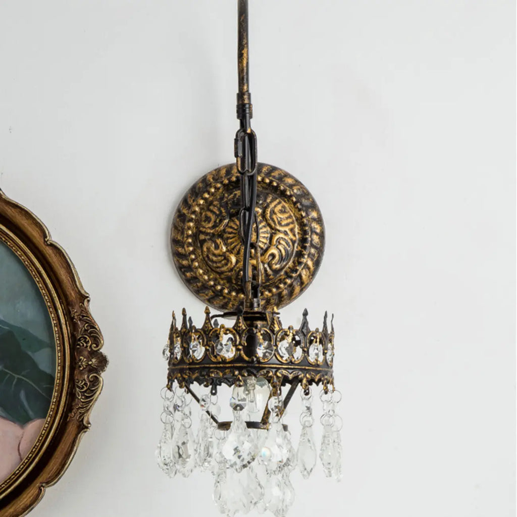 Luxueuse applique murale suspendue vintage en laiton antique avec cristal