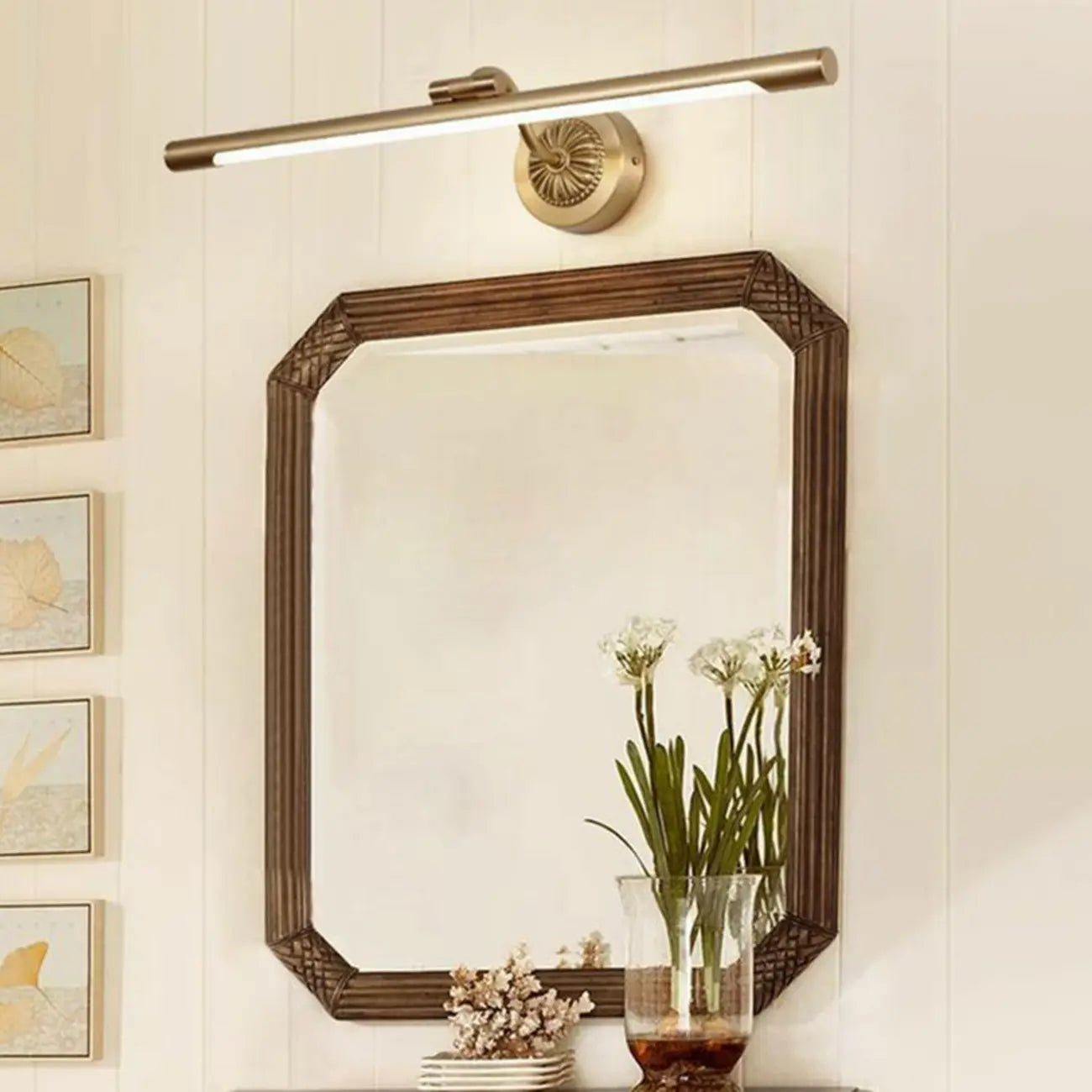 Applique murale élégante et luxueuse en laiton avec éclairage LED pour salle de bain