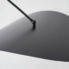 Lampadaire arqué moderne en métal noir et or de 63 pouces avec bras oscillant