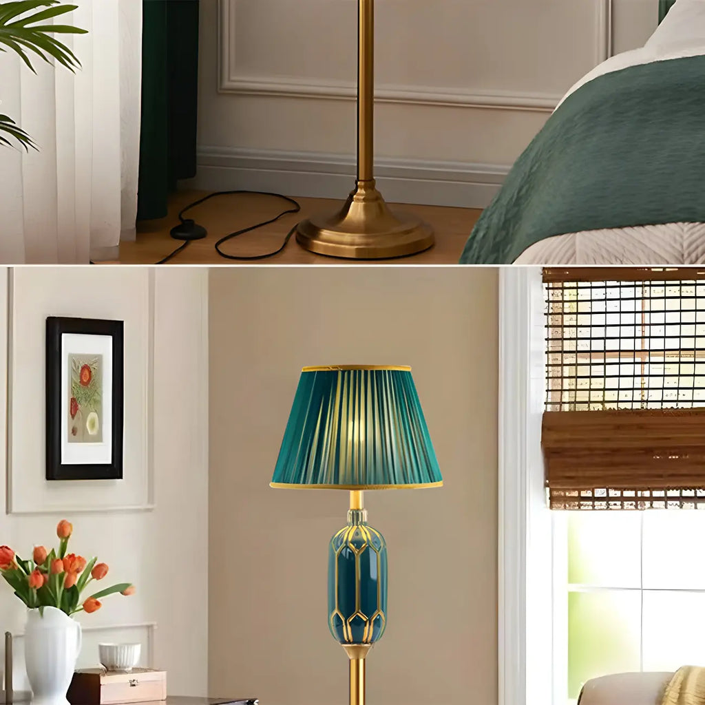 Lampadaire vertical luxueux en tissu vert plissé avec étagère