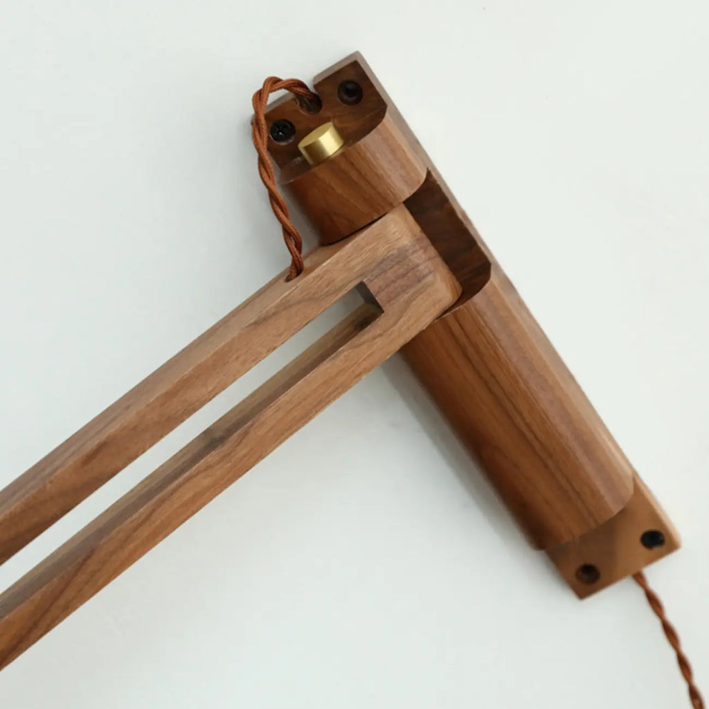 Applique da parete a braccio orientabile in legno vintage naturale con spina