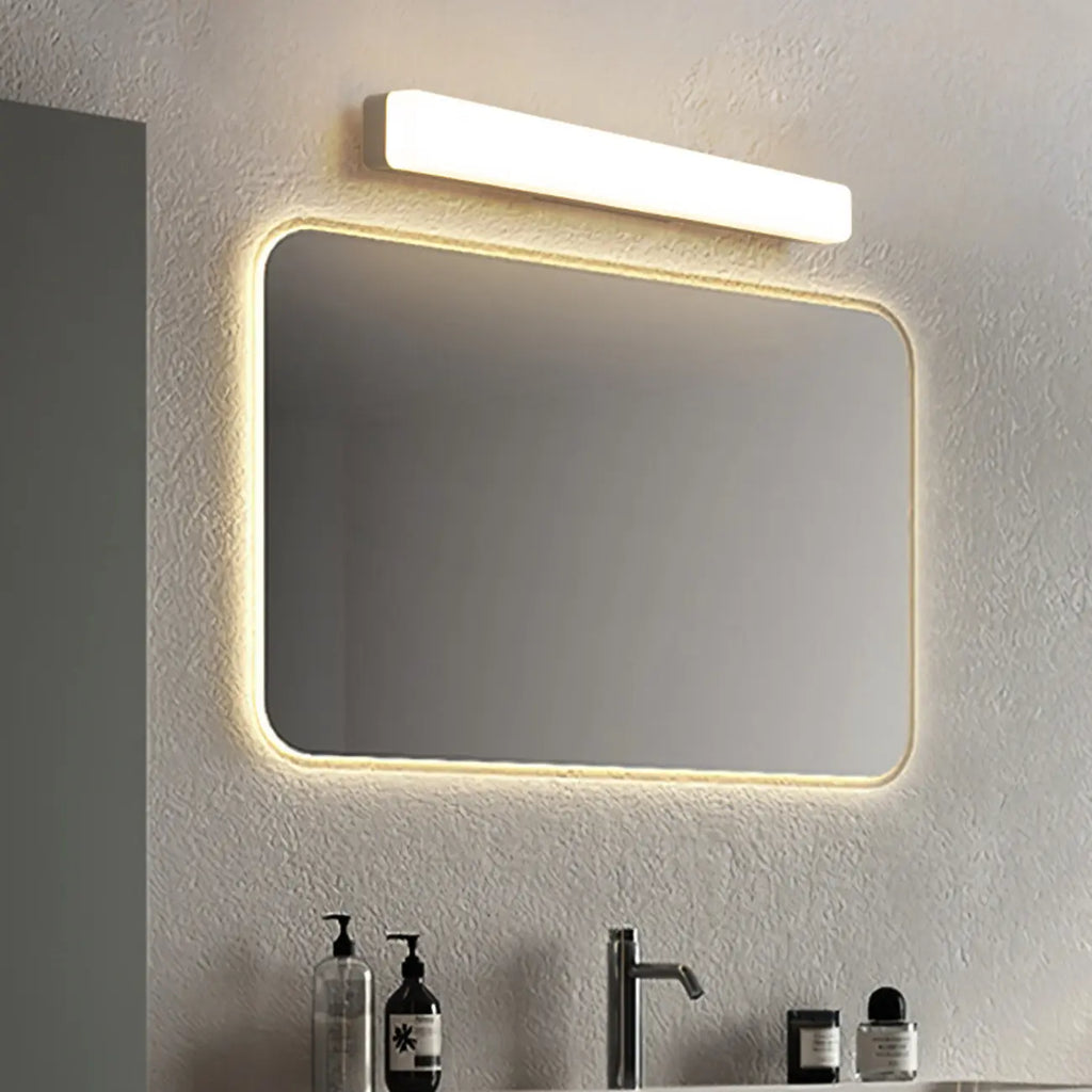 Applique murale LED Glam Tube avec abat-jour en plastique pour salle de bain