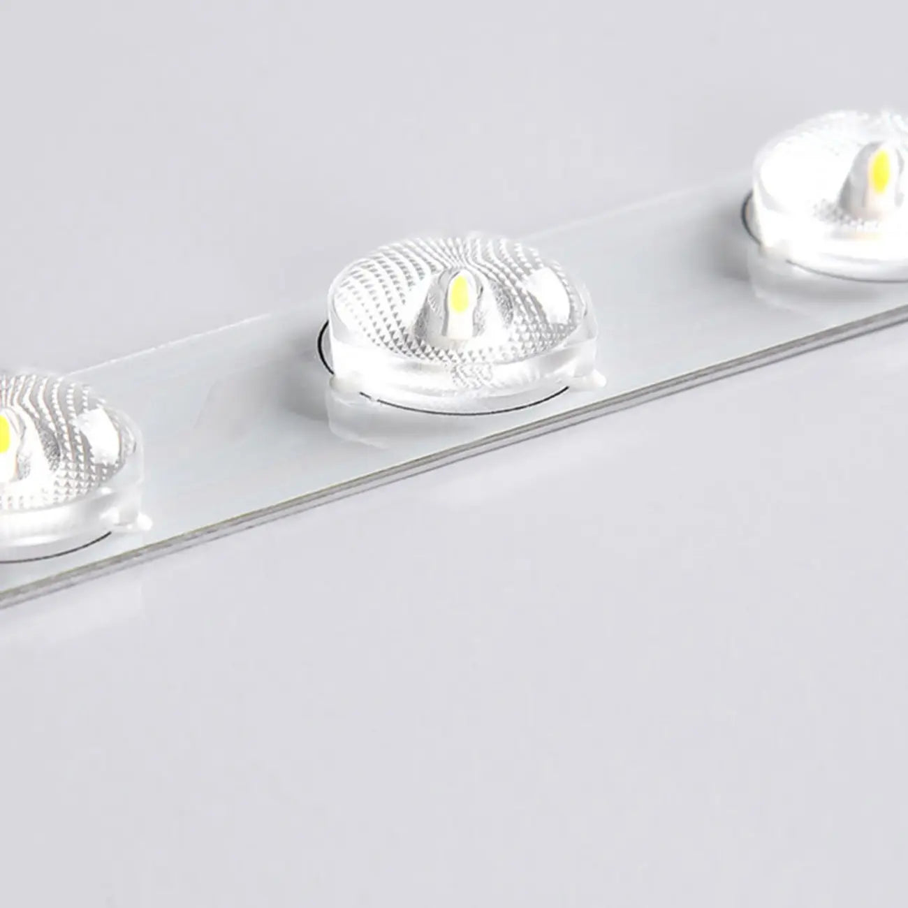 Plafonnier LED encastré en bois de noyer à motif floral