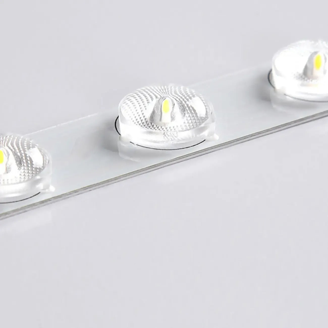 Plafonnier LED encastré en bois de noyer à motif floral
