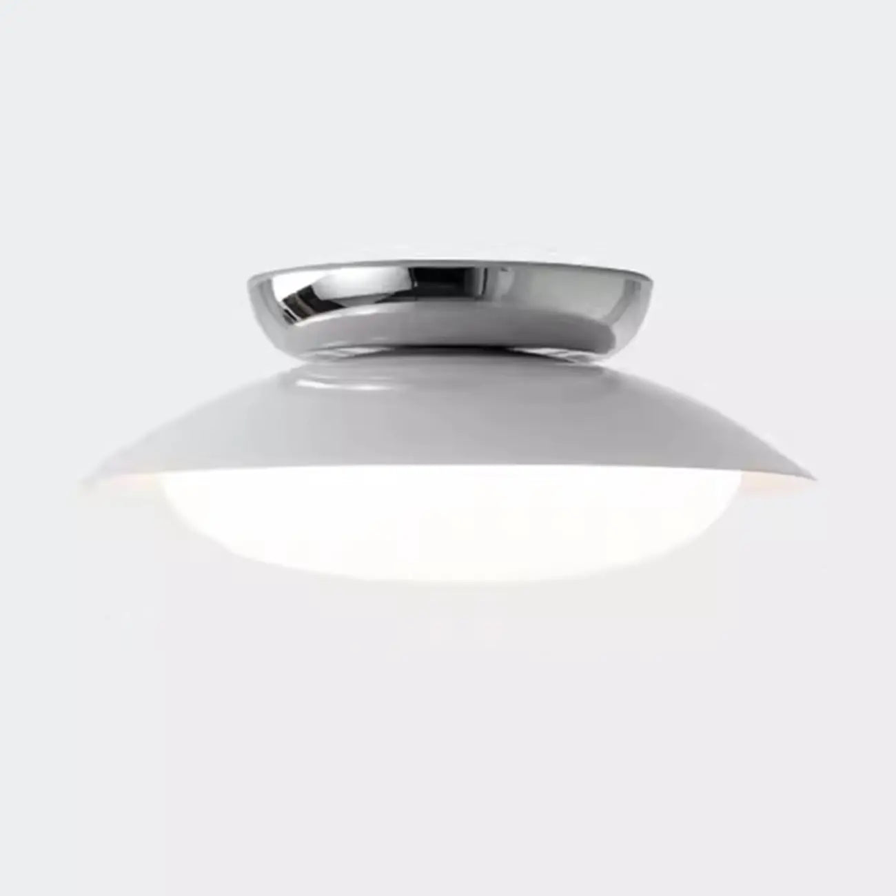 Plafonnier semi-encastré minimaliste à dôme métallique et LED à intensité variable
