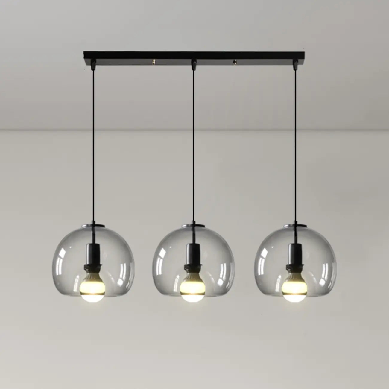 Suspension moderne en verre noir globe pour îlot de cuisine