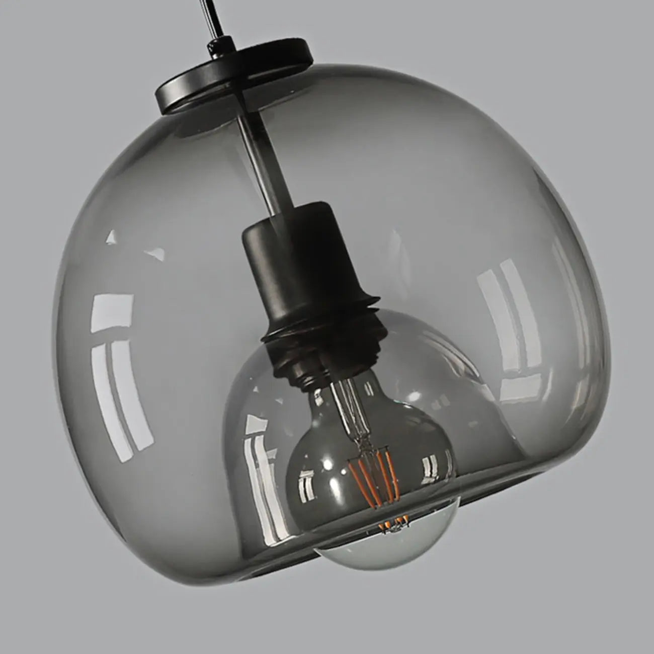 Suspension moderne en verre noir globe pour îlot de cuisine