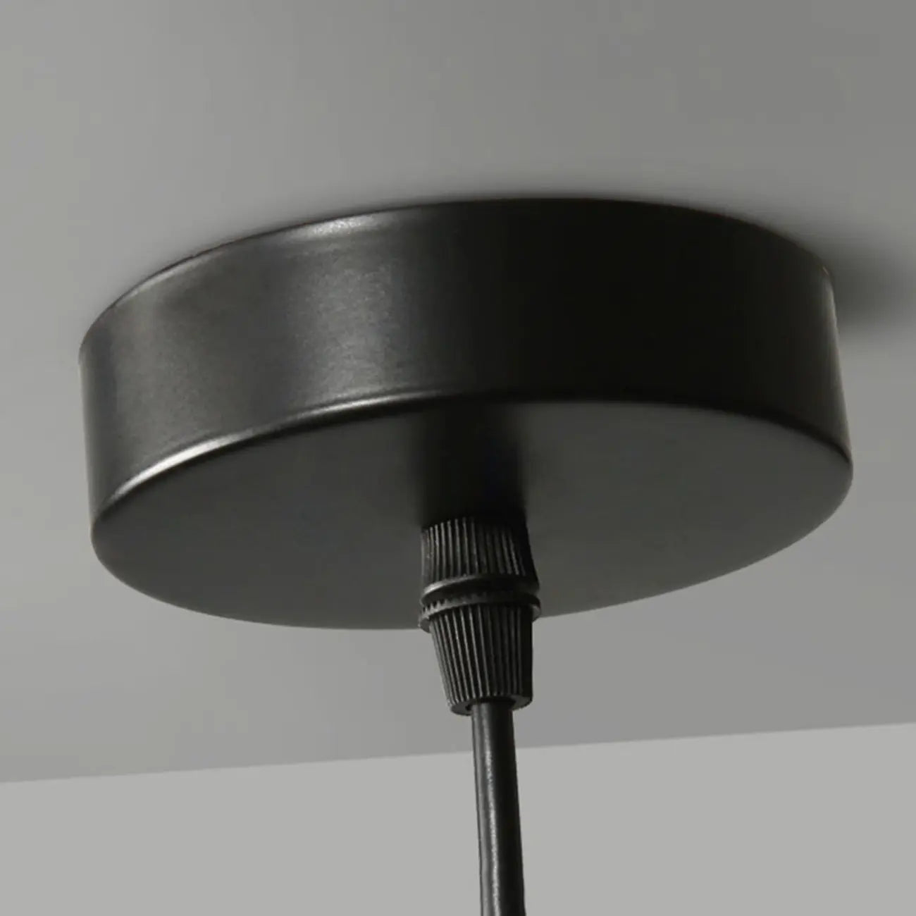 Suspension moderne en verre noir globe pour îlot de cuisine