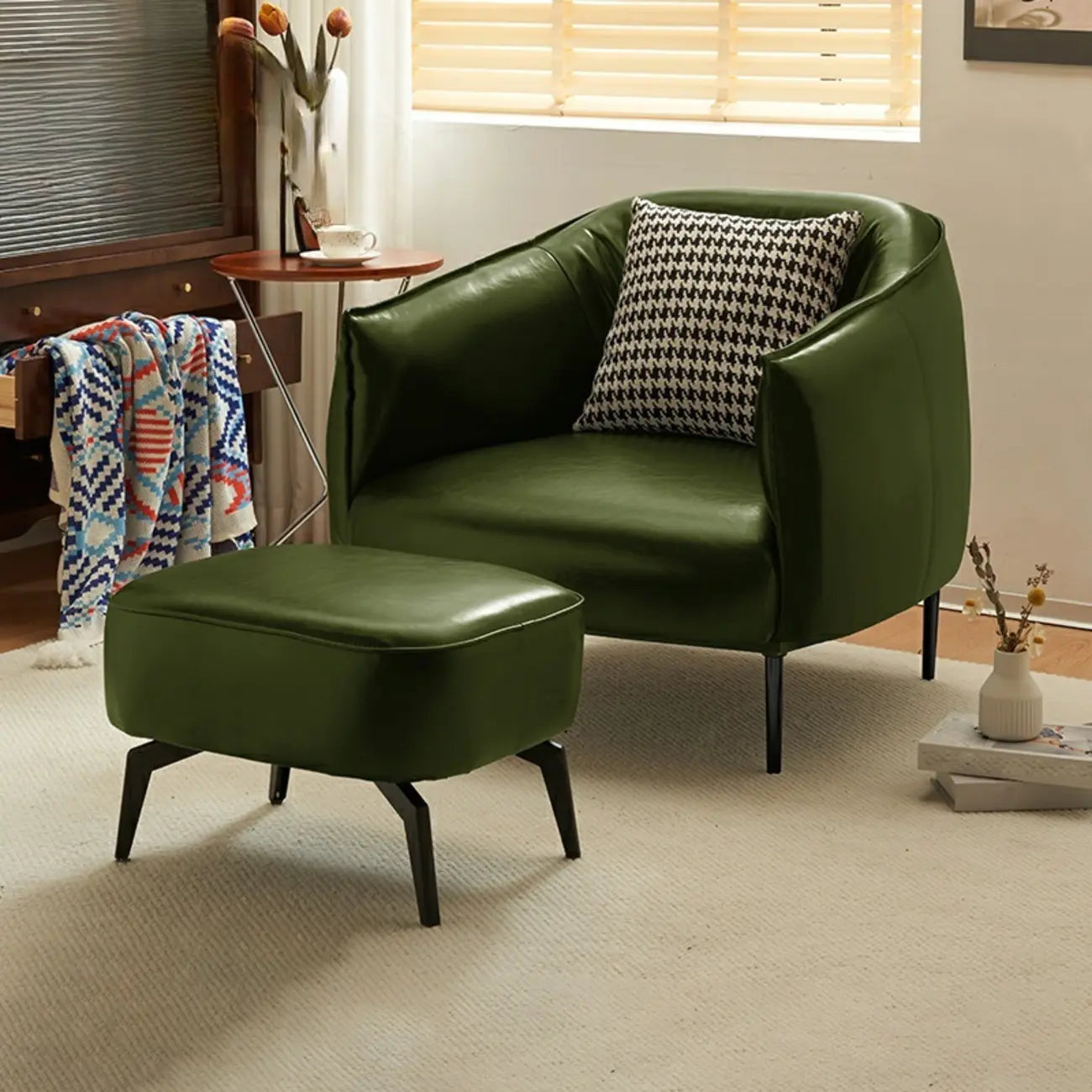Fauteuil lounge moderne en cuir noir pour salon