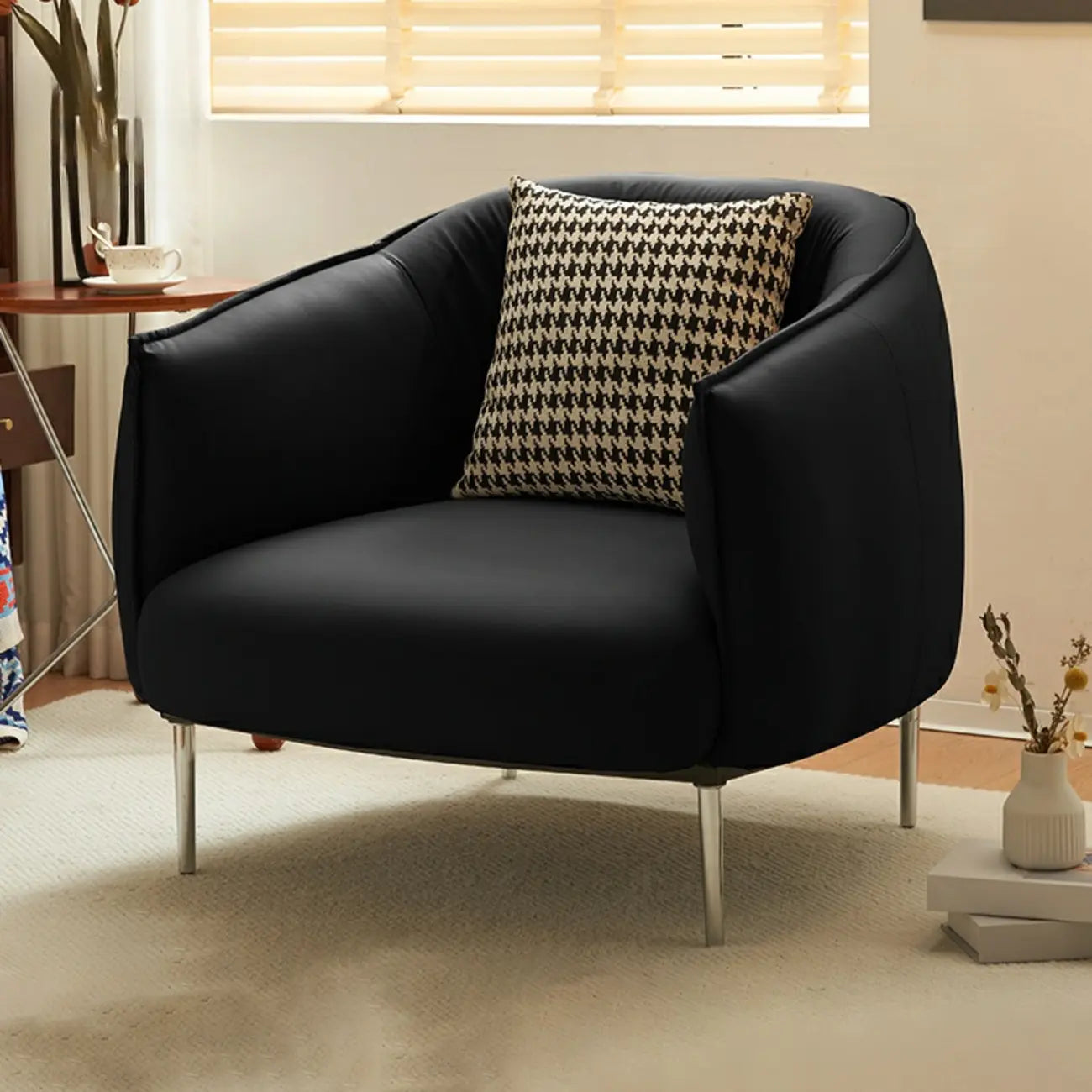 Fauteuil lounge moderne en cuir noir pour salon