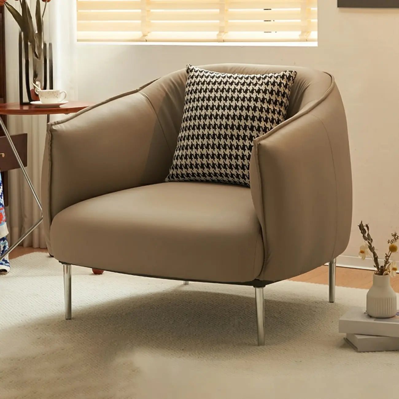 Fauteuil lounge moderne en cuir noir pour salon