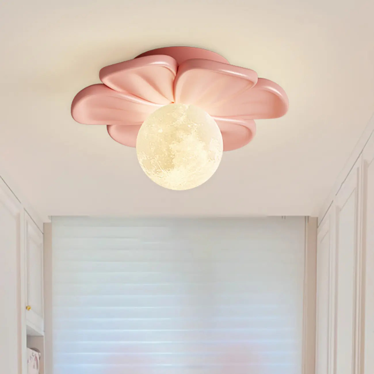 Plafonnier semi-encastré moderne en résine avec globe pour salon