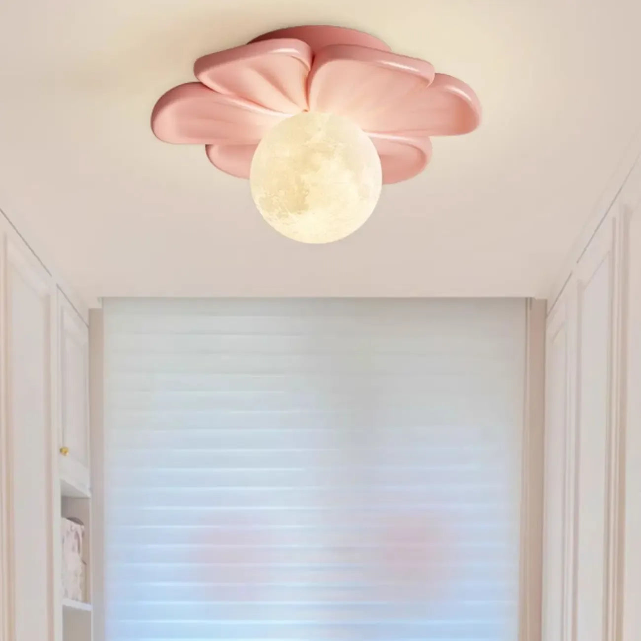 Plafonnier semi-encastré moderne en résine avec globe pour salon