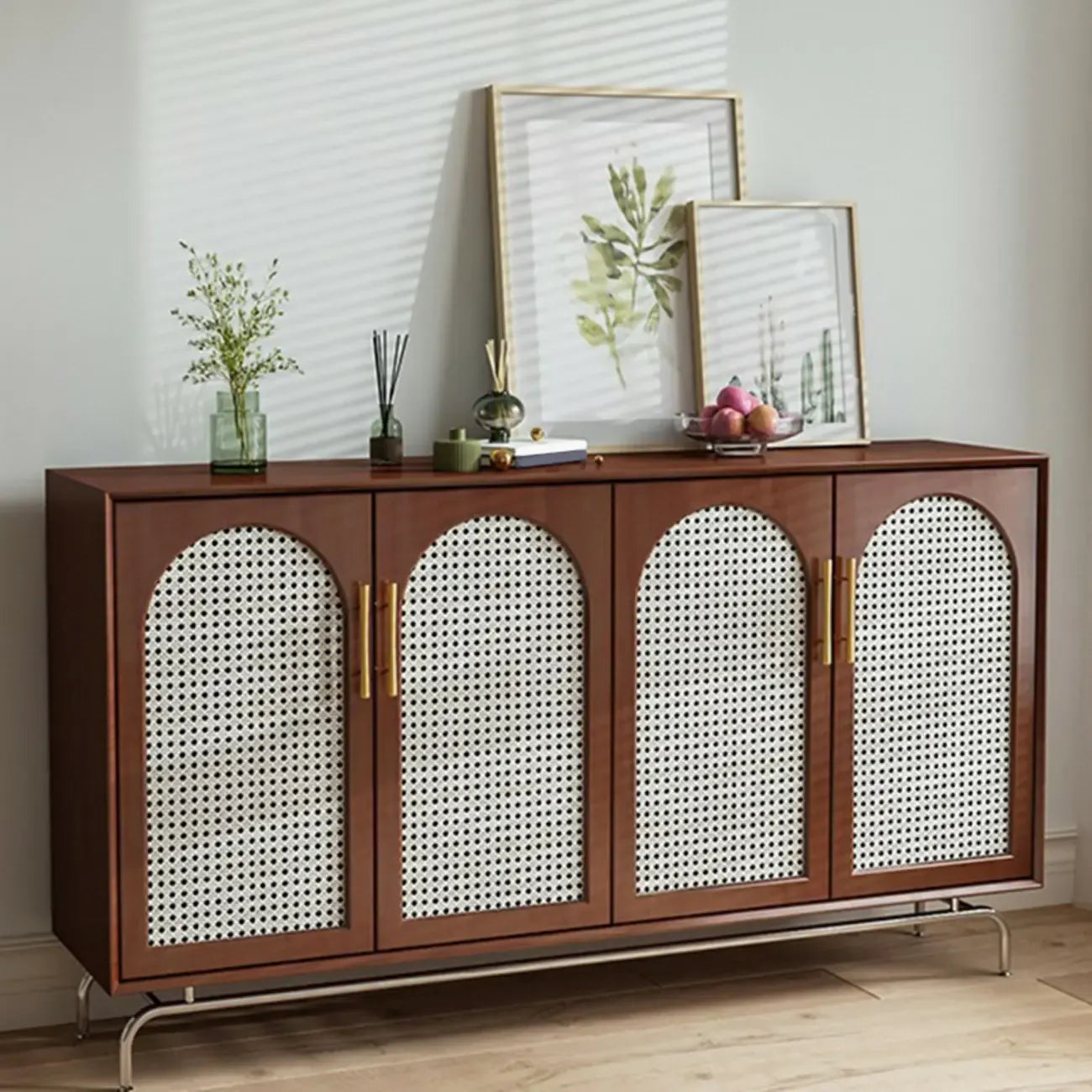 Meuble de rangement moderne à façade en bois noir tressé pour salon