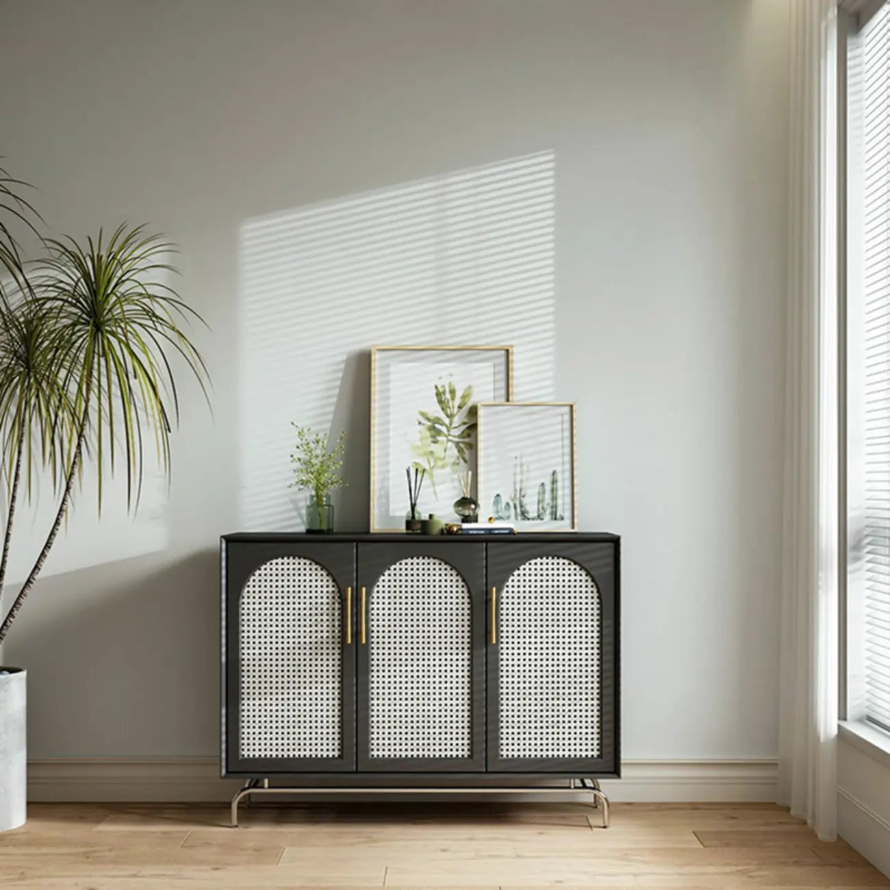 Meuble de rangement moderne à façade en bois noir tressé pour salon