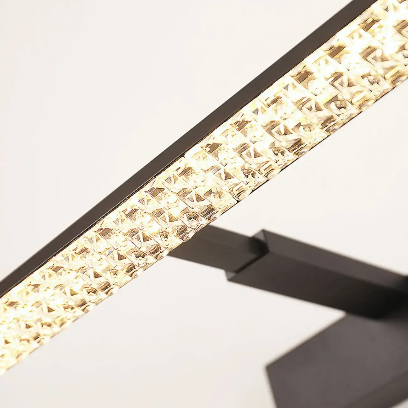 Applique murale LED noire élégante avec abat-jour en acrylique pour salle de bain