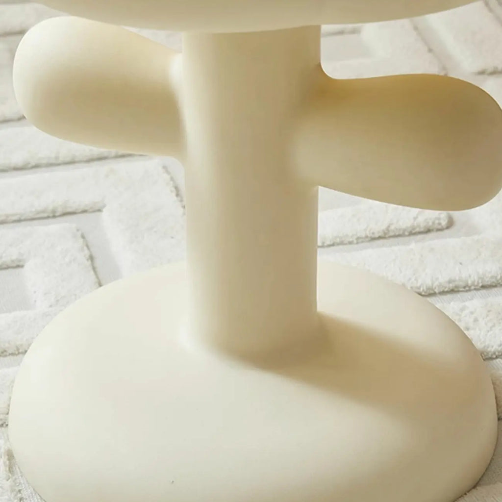 Table d'appoint minimaliste en plastique aux formes libres pour le salon