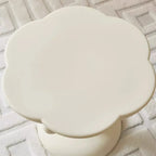 Table d'appoint minimaliste en plastique aux formes libres pour le salon