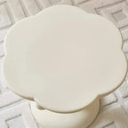 Table d'appoint minimaliste en plastique aux formes libres pour le salon