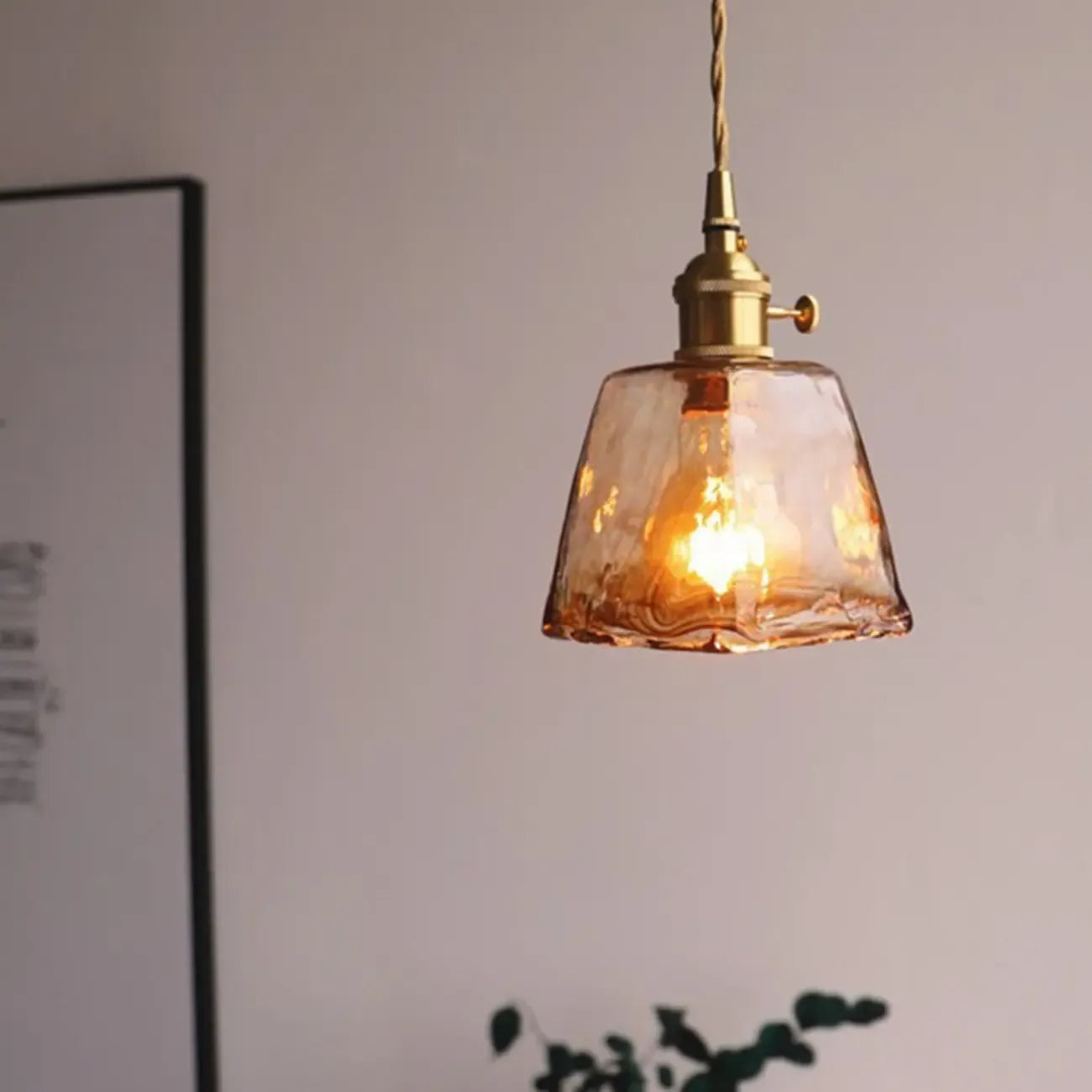 Suspension de cuisine moderne en verre ambré doré