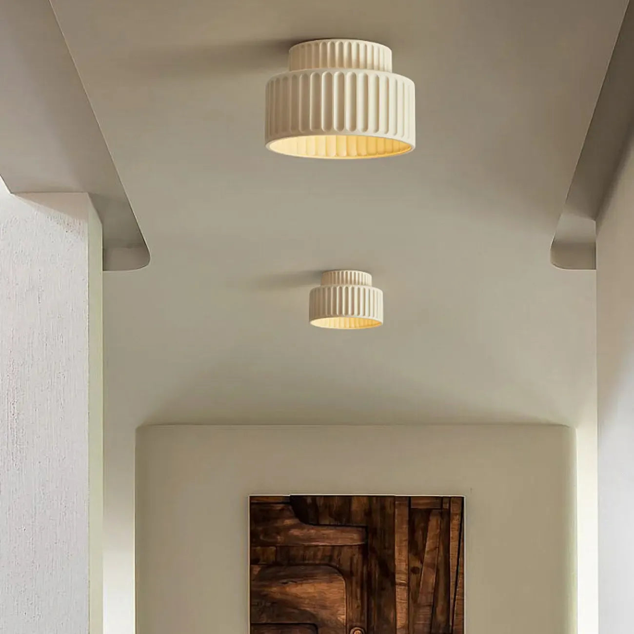 Plafonnier minimaliste cylindrique nervuré en plastique