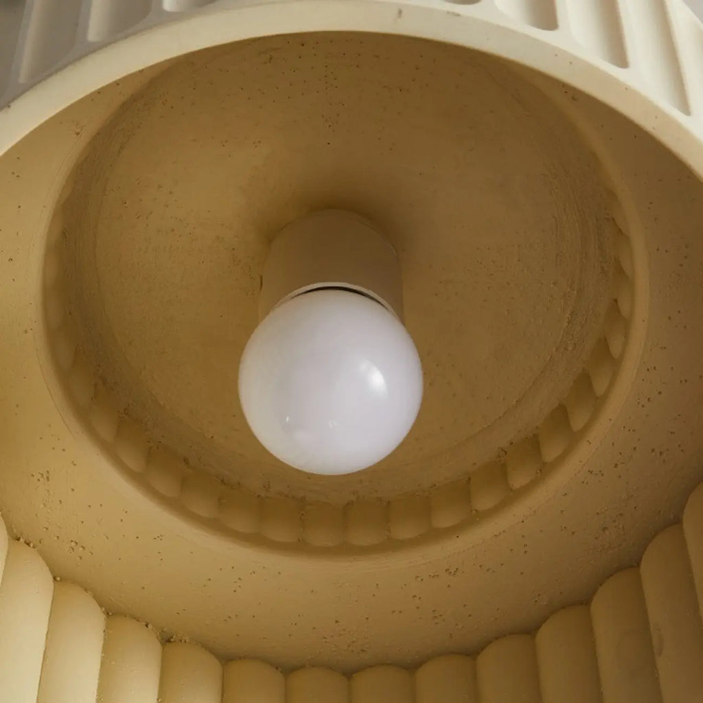 Plafonnier minimaliste cylindrique nervuré en plastique