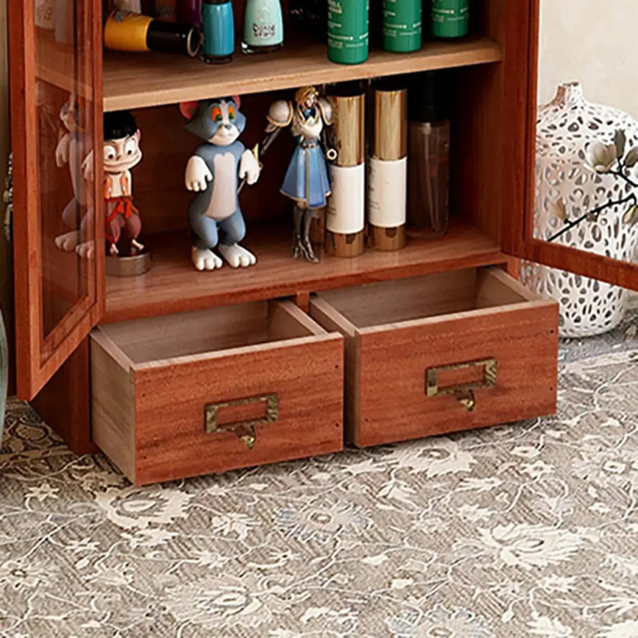 Vitrine en bois avec porte vitrée pour la décoration intérieure