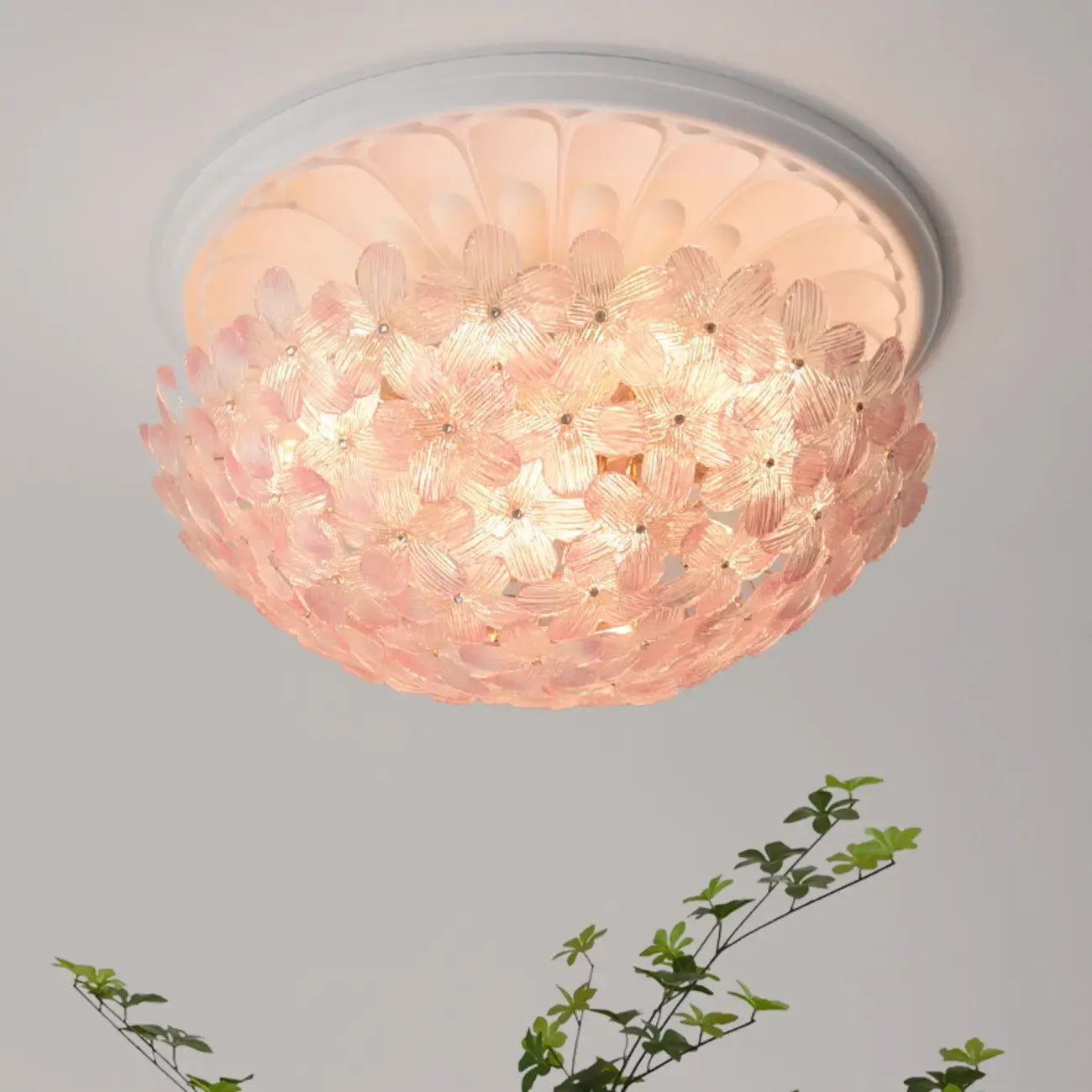 Plafonnier semi-encastré élégant à dôme en verre à motif floral