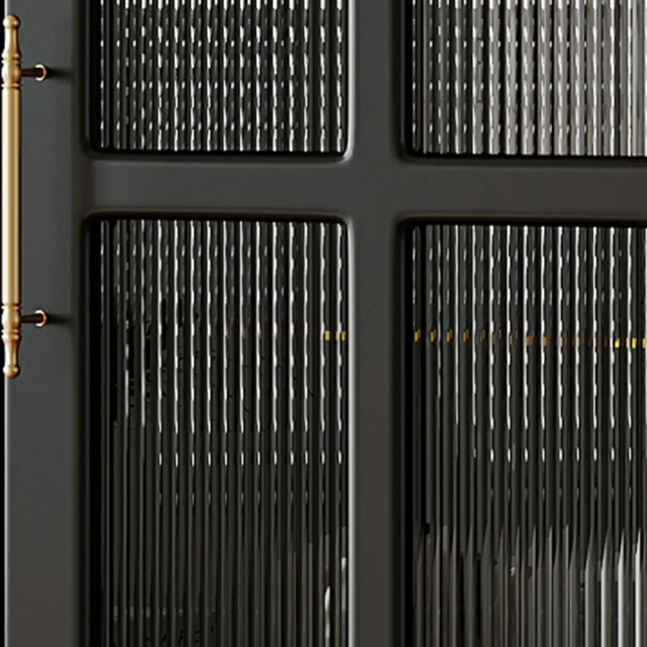 Armoire de rangement classique en bois noir côtelé et verre nervuré