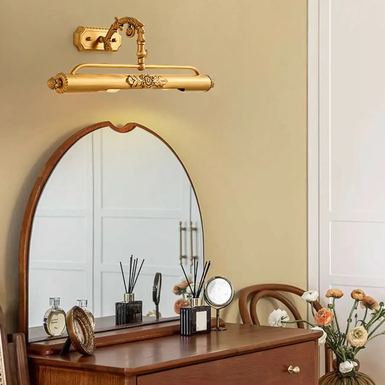 Applique murale moderne dorée style vintage glamour pour salle de bain