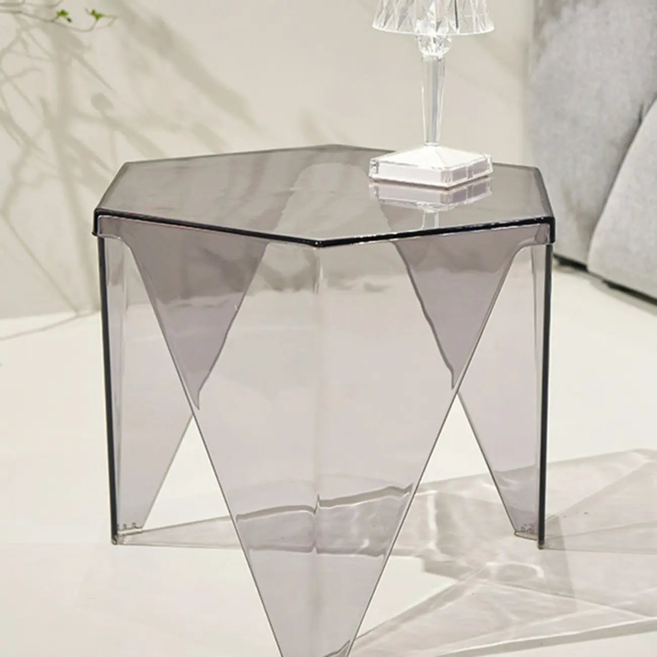 Table d'appoint hexagonale contemporaine en acrylique pour salon