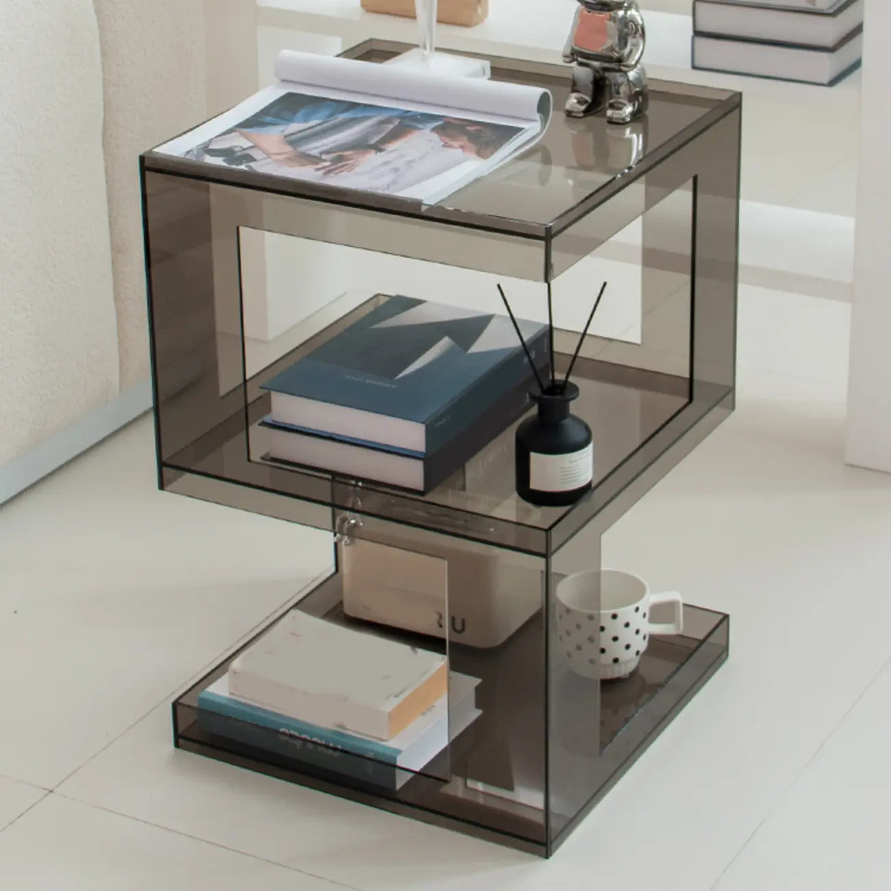 Table d'appoint carrée glamour en acrylique avec rangement ouvert pour salon