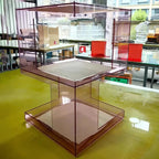 Table d'appoint carrée glamour en acrylique avec rangement ouvert pour salon