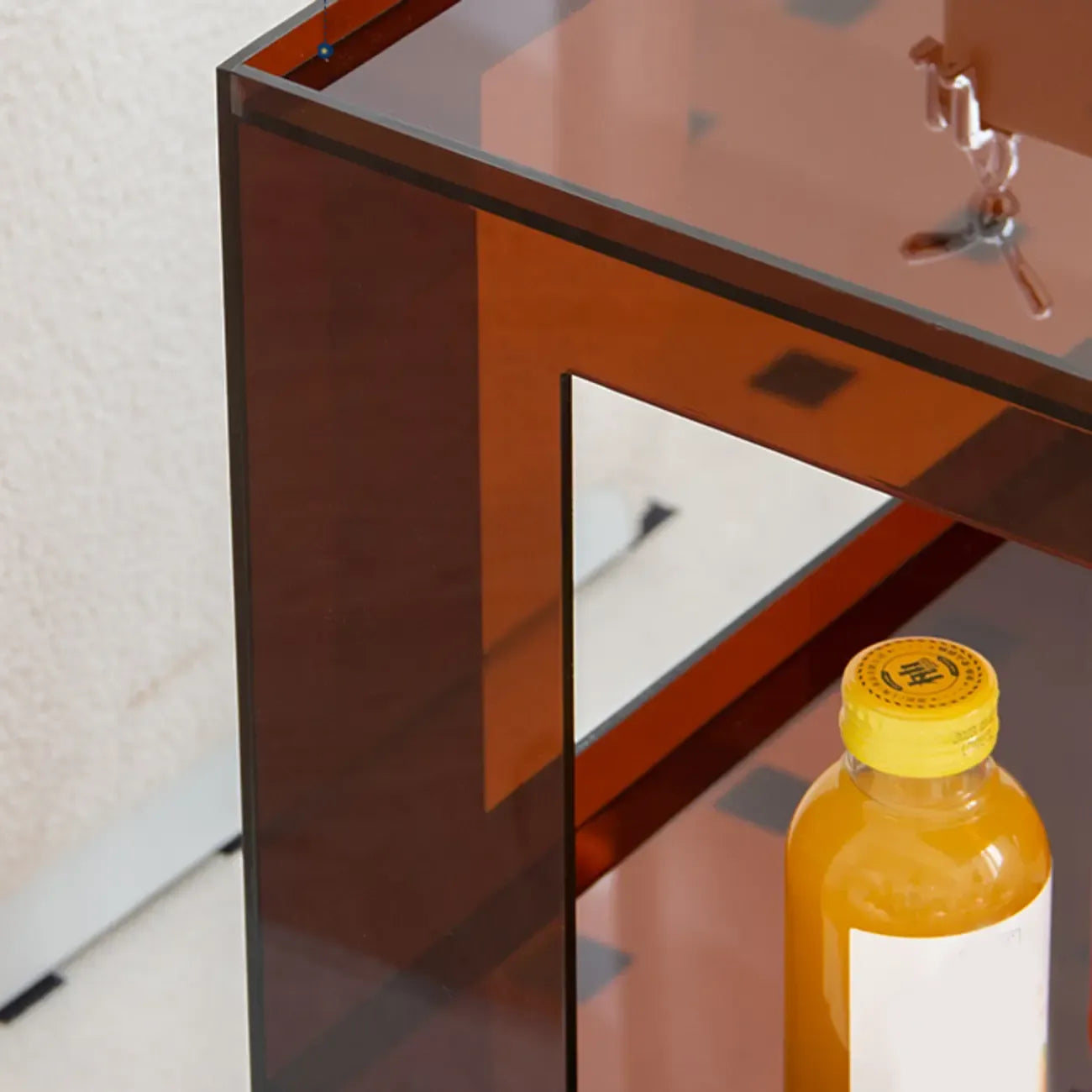 Table d'appoint carrée glamour en acrylique avec rangement ouvert pour salon