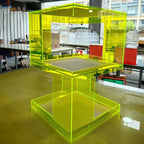 Table d'appoint carrée glamour en acrylique avec rangement ouvert pour salon