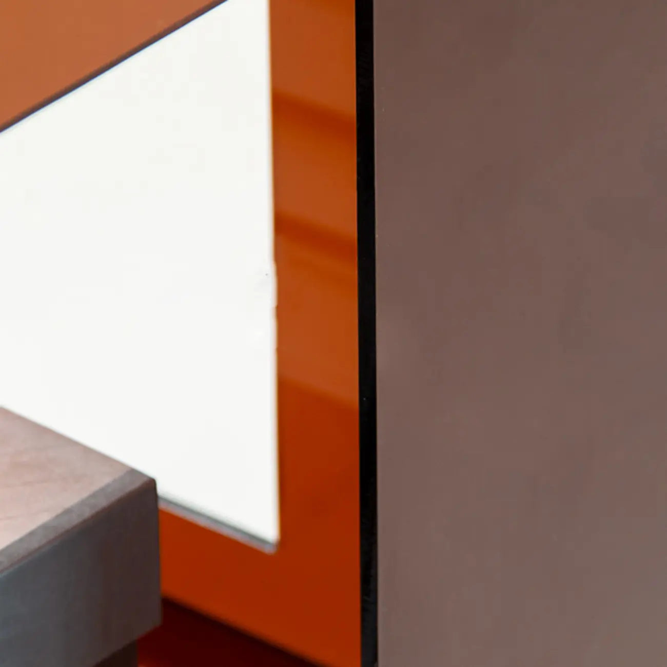 Table d'appoint carrée glamour en acrylique avec rangement ouvert pour salon