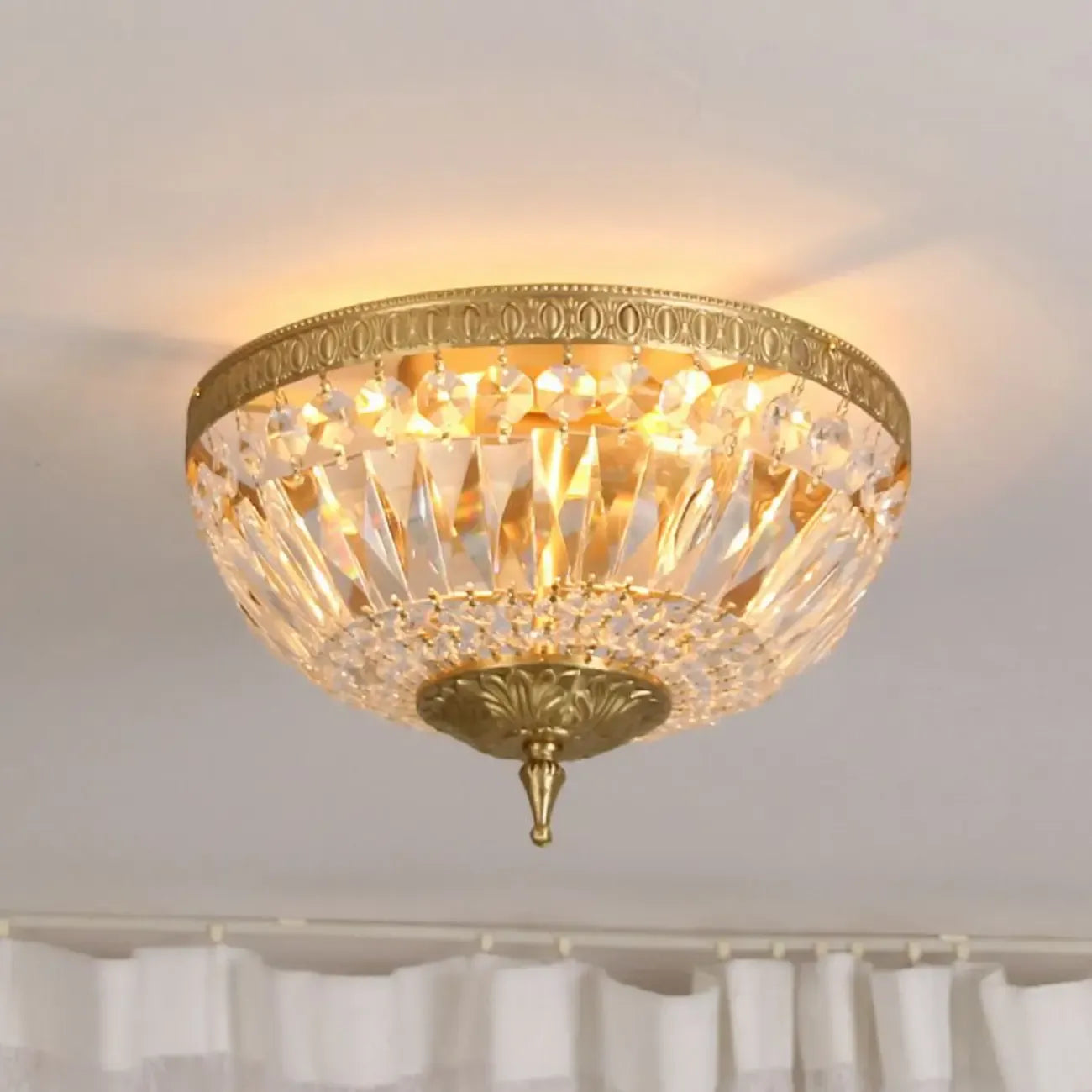 Plafonnier tambour en laiton et cristal de style classique européen