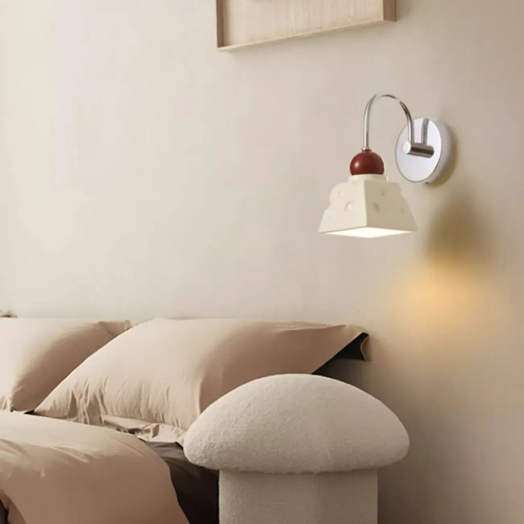 Applique murale géométrique à LED avec abat-jour en résine pour salon