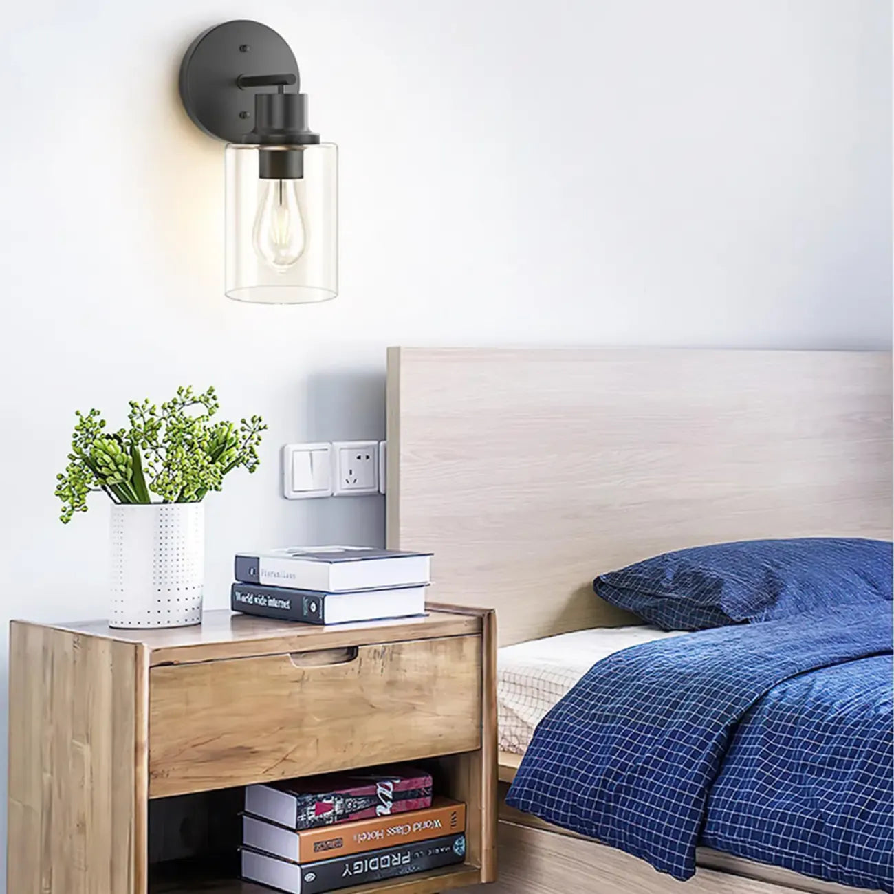 Applique murale industrielle en métal avec abat-jour en verre pour chambre à coucher