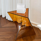Table d'appoint triangulaire en acrylique pour salon avec base torsadée