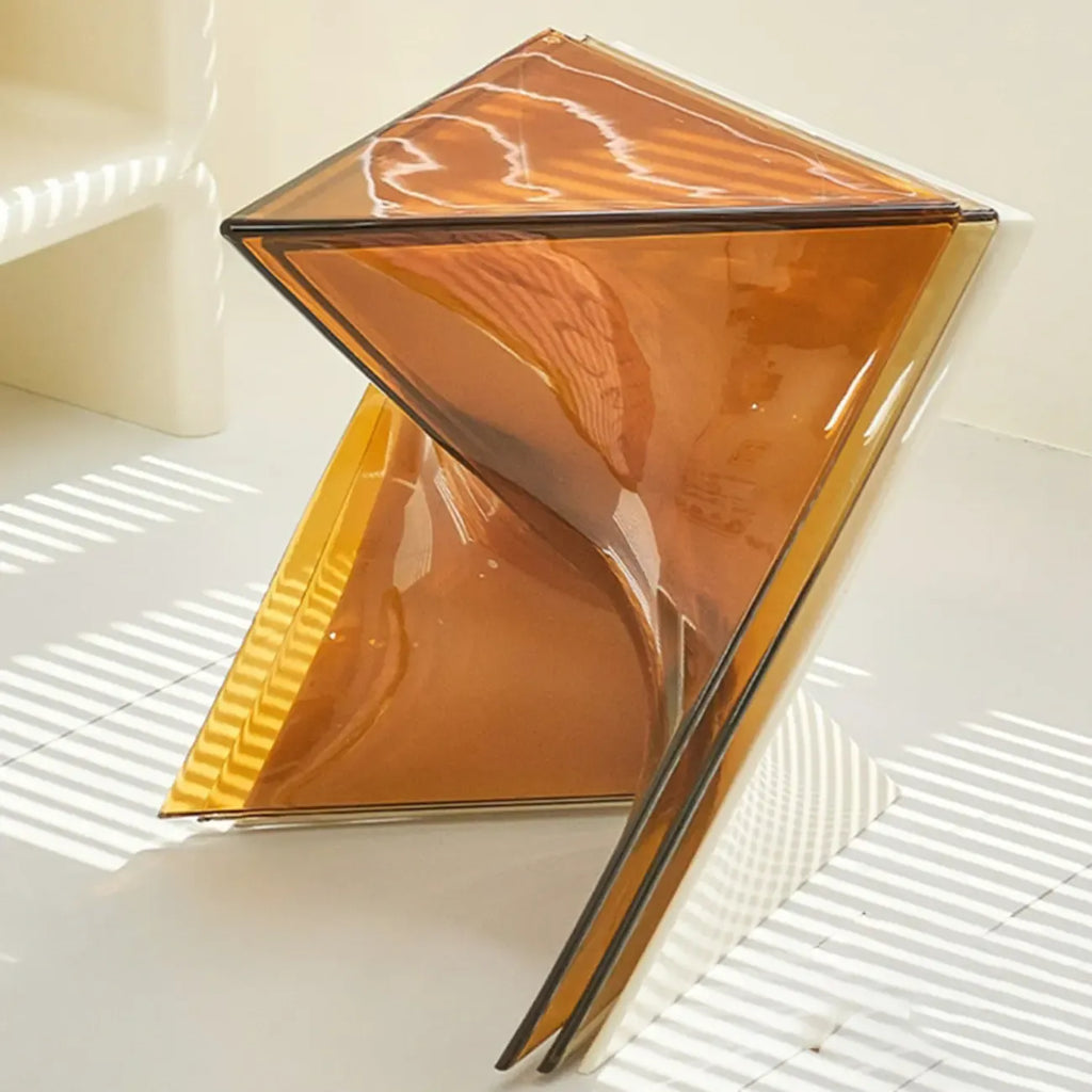 Table d'appoint triangulaire en acrylique pour salon avec base torsadée