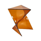 Table d'appoint triangulaire en acrylique pour salon avec base torsadée