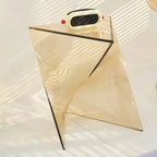 Table d'appoint triangulaire en acrylique pour salon avec base torsadée